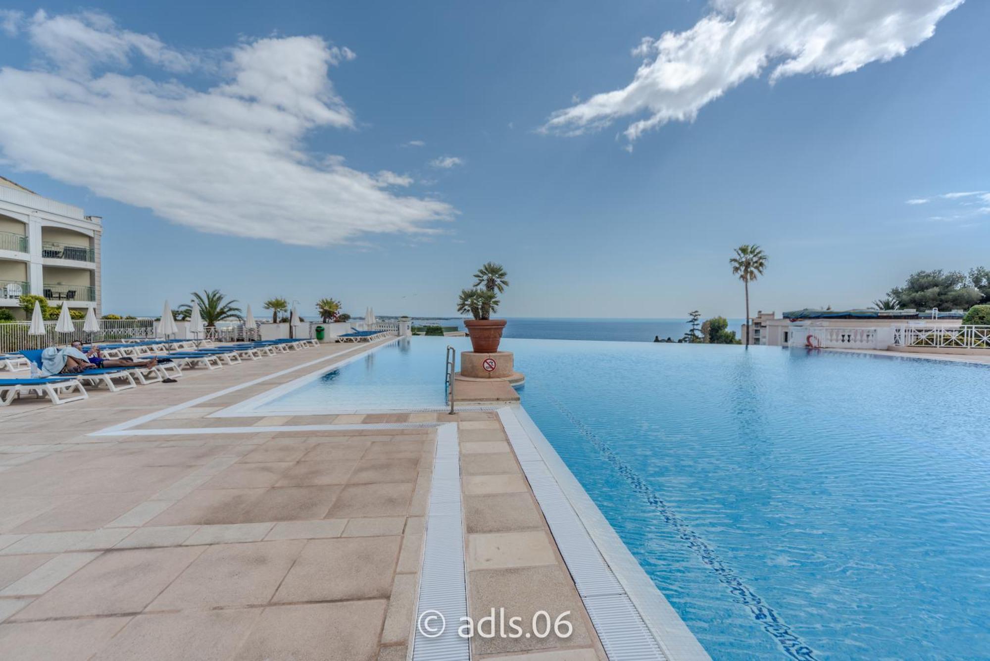 Un Studio De Charme Vue Mer & Piscine D'Exception Cannes Eksteriør billede